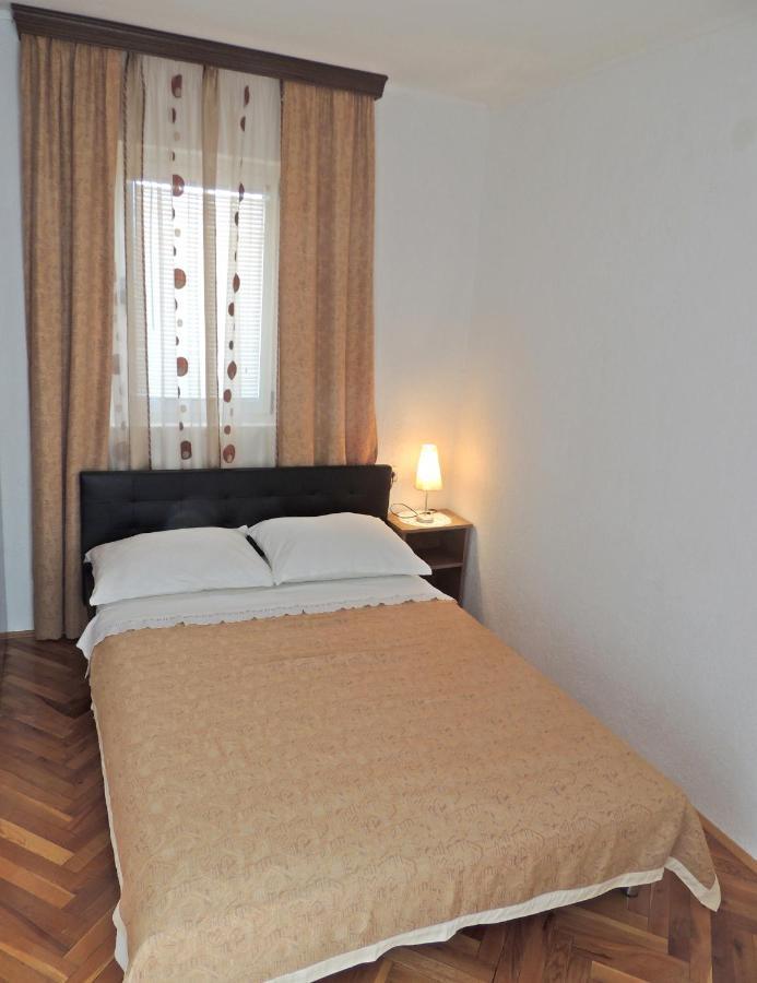 Husic Apartment *