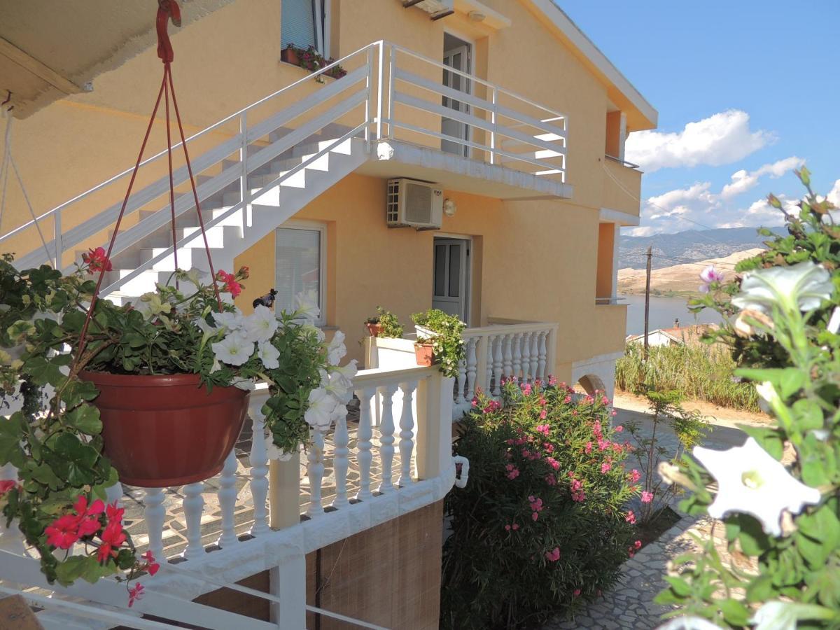Husic Pag Town