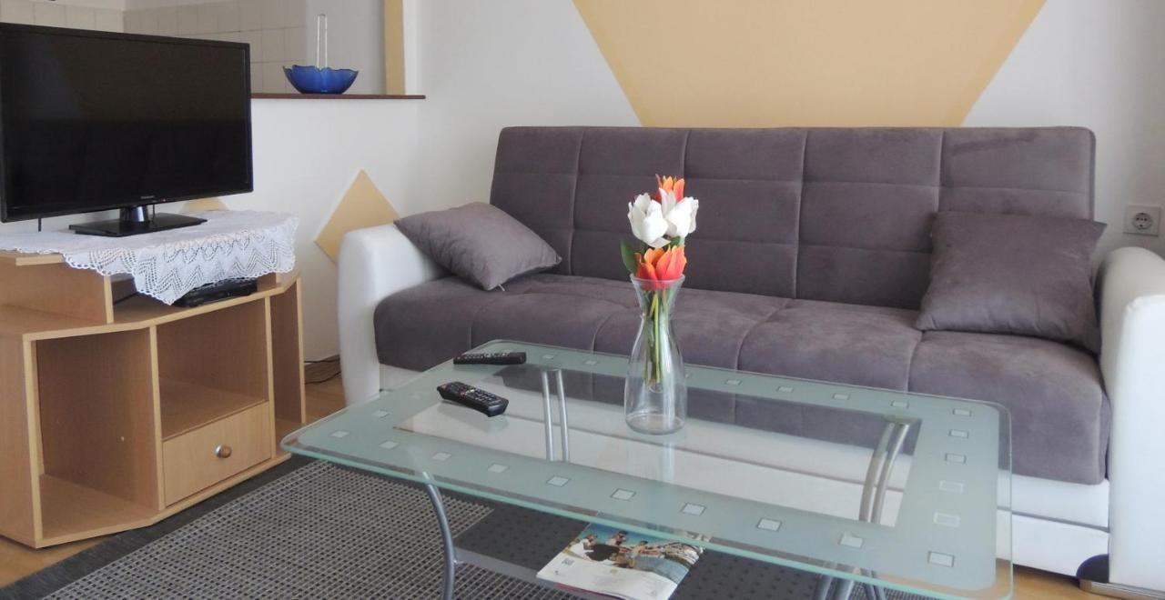 Husic Apartment *