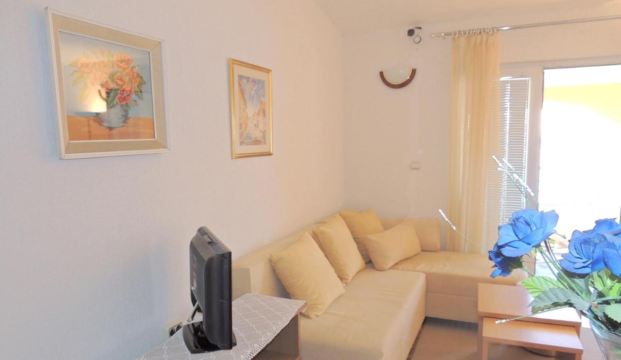 Husic Apartment Pag Town