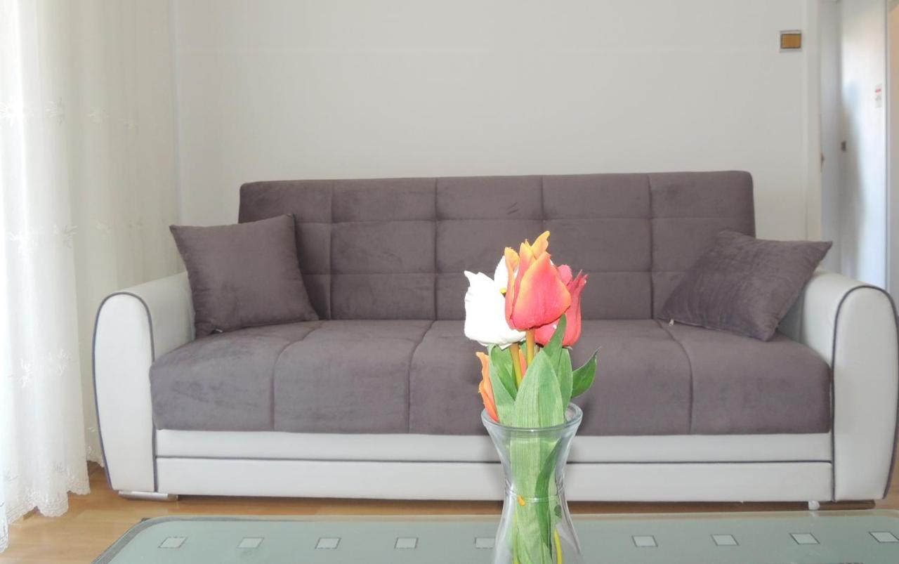 Husic Apartment *