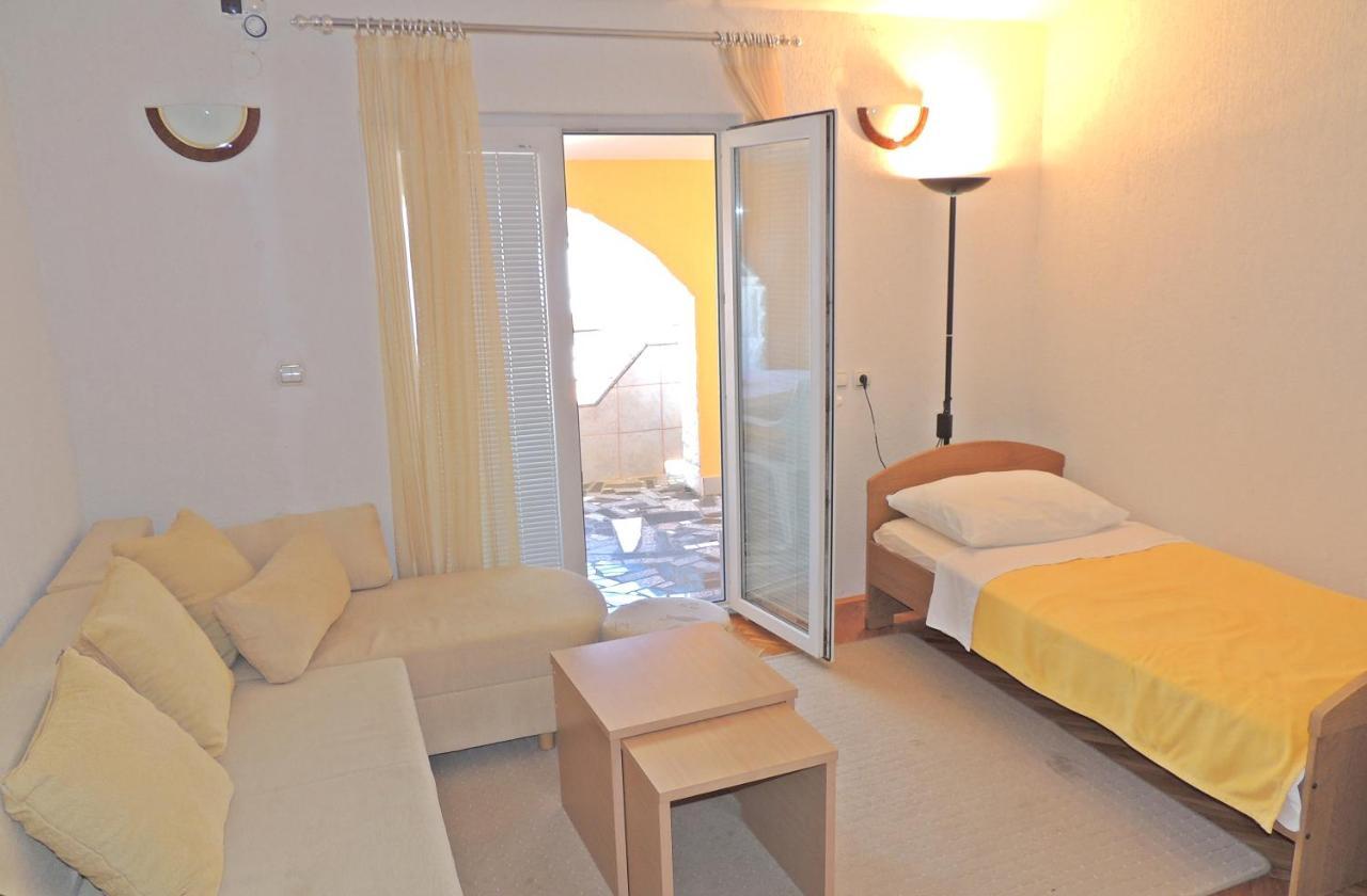 Husic Apartment Pag Town